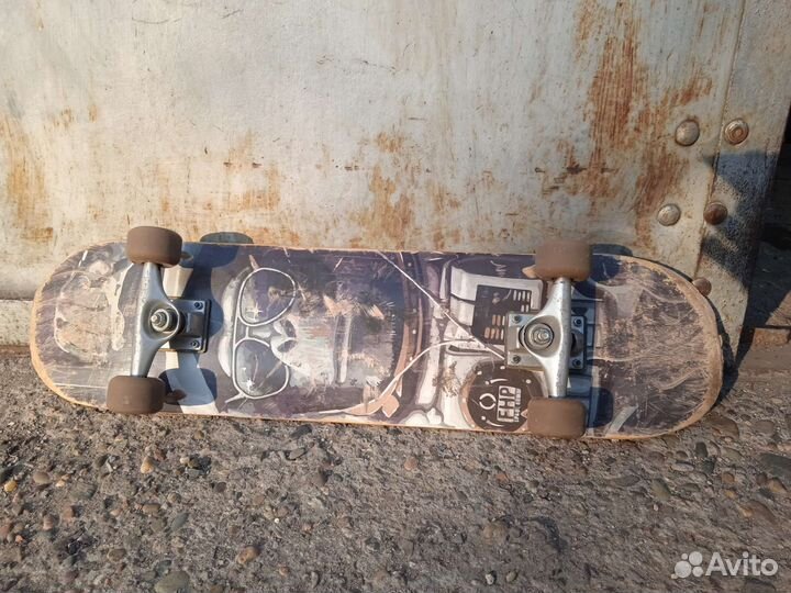 Трюковой самокат, скейтборд