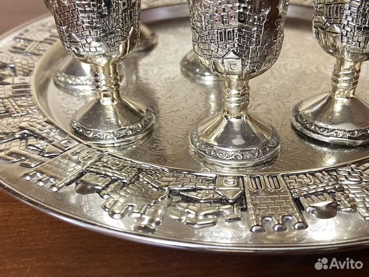 Рюмки с подносом