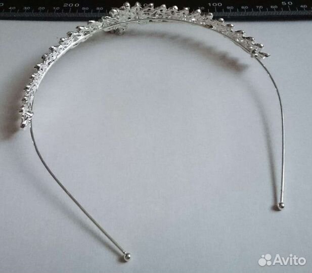 Диадема с подвеской металлическая