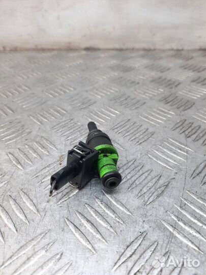 Форсунка Mercedes-Benz C-Class седан 1.8 271946