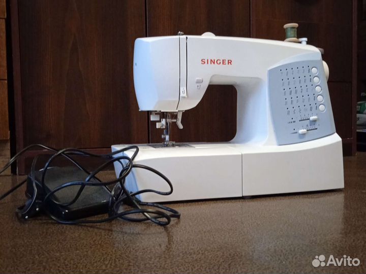 Швейная машина Singer