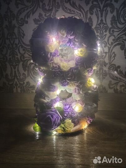 Цифра 8 из розочек фоамирана