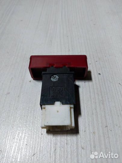 Кнопка аварийной сигнализации Mitsubishi Lancer