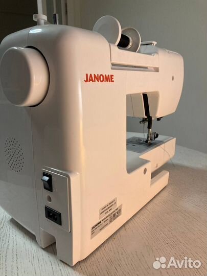 Продам швейную машинку Janome Quality Fashion 7600