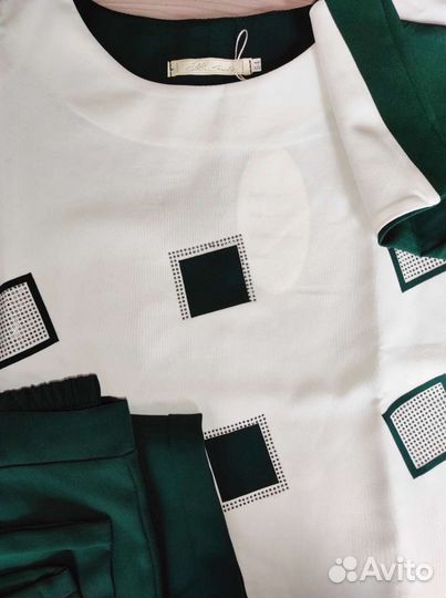 Костюм женский новый, 54