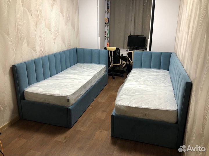 Детская кровать с подъемным механизмом