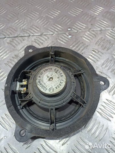 Динамик передний левый Nissan Tiida / C11X хэтчбек