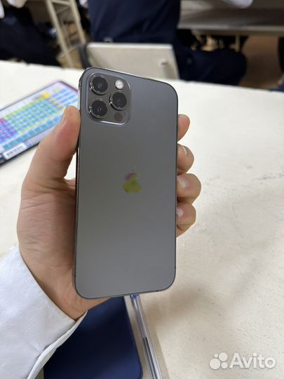 Телефон iPhone 12 про 256 г