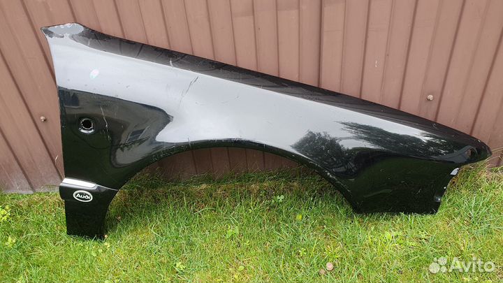 Крыло переднее правое на Audi A8 d2