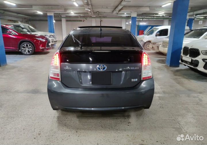 Аренда авто под такси toyota prius