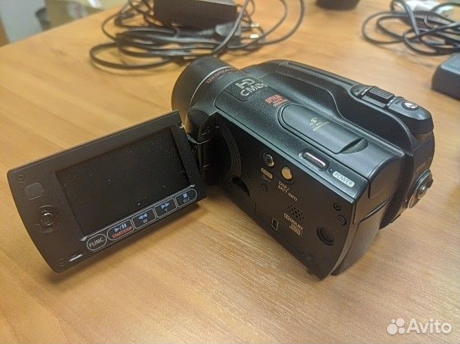 Видеокамера FHD Canon HG20