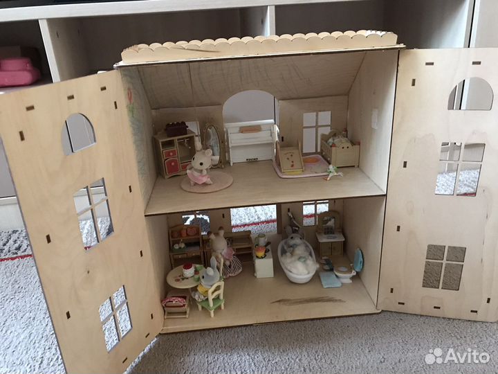 Домик кукольный