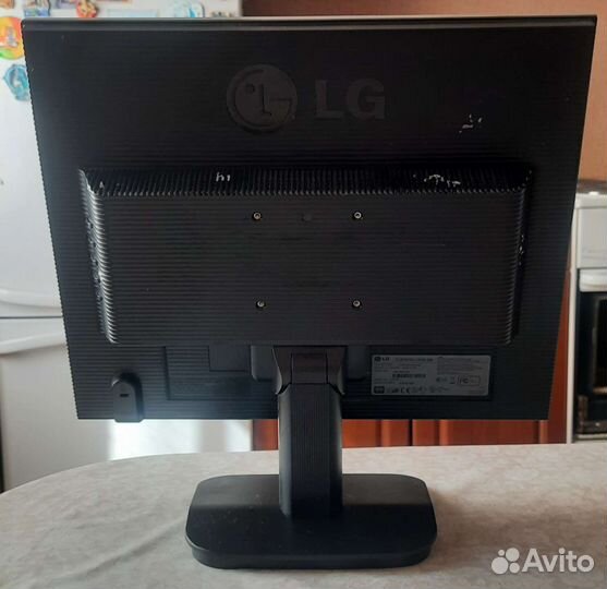Монитор LG flatron l1918s