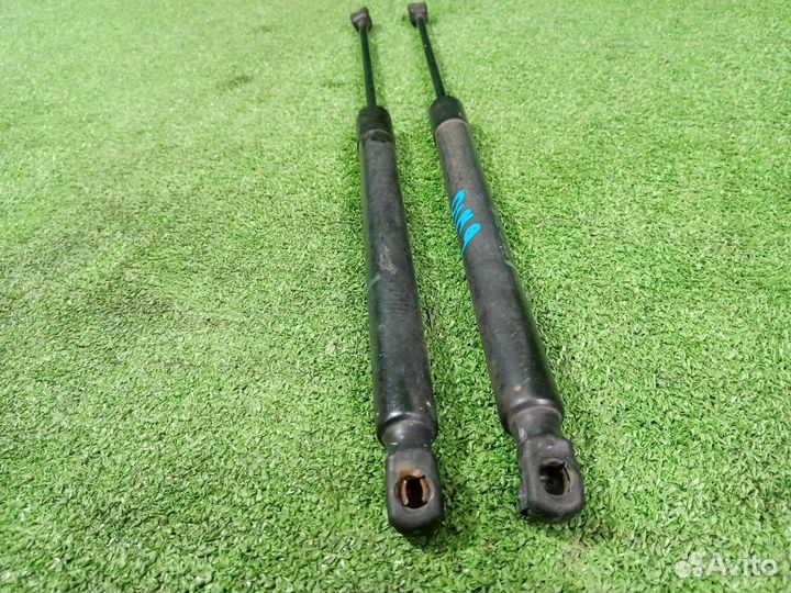 Амортизатор двери багажника задний Audi Q7 4L BAR