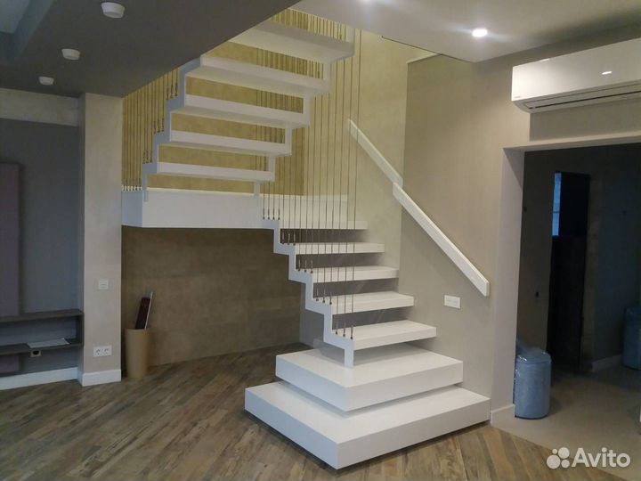 Лестницы из дерева,металла и стекла