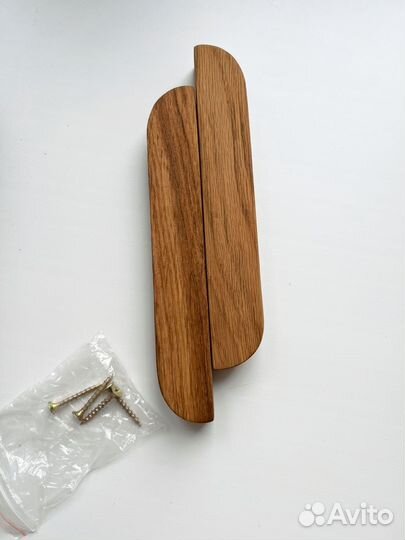 Мебельная ручка из массива дуба