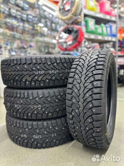 Pirelli Formula Ice 215/70 R16 95T