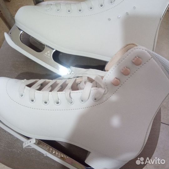 Коньки фигурные fisher