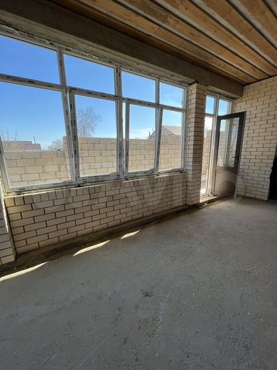 Дом 198 м² на участке 7 сот.