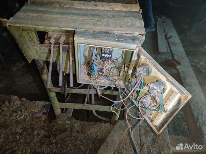 Кромкообрезной станок