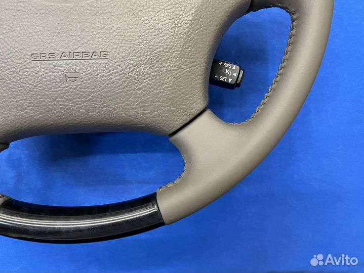 Оригинальный руль с косточкой Toyota Prado 120