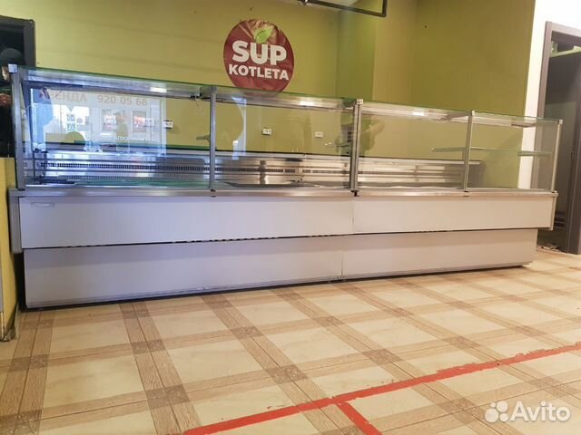 Холодильная витрина для продуктового магазина