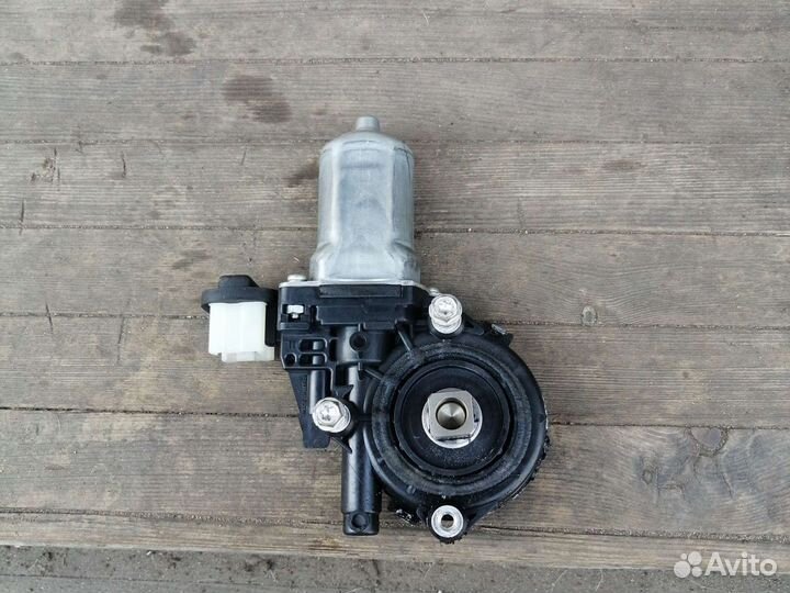 Мотор стеклоподъемника Ниссан х треил