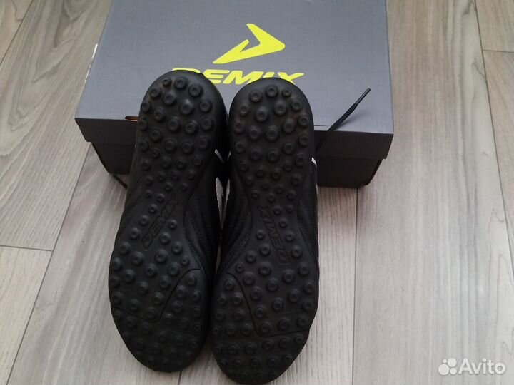 Футбольные бутсы 42 размер