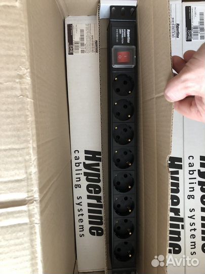 Блок розеток Hyperline SHE19-8SH-S-IEC