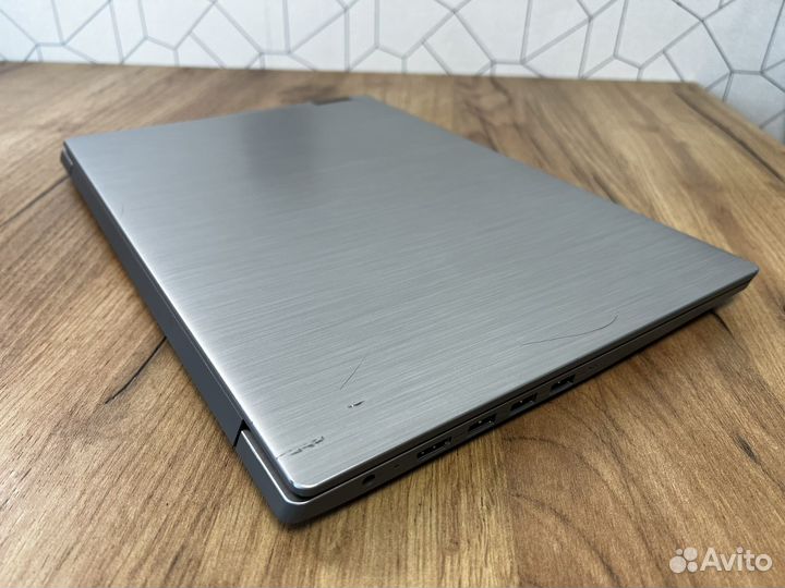 Мощный Lenovo Ryzen 3 3250U/ SSD 256/ DDR4 4GB