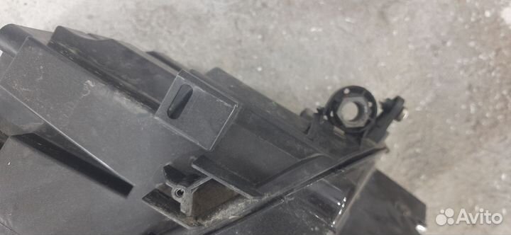 Фара правая VW Tiguan