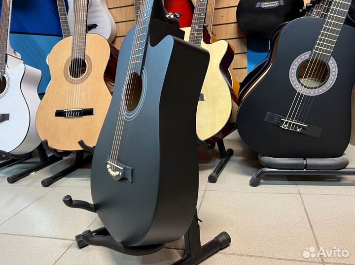 Акустическая гитара