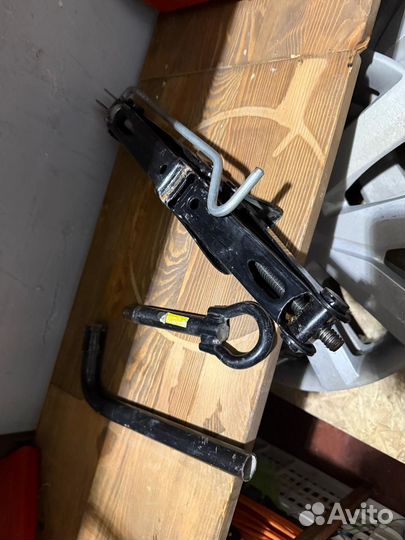 Домкрат балонник крюк largus