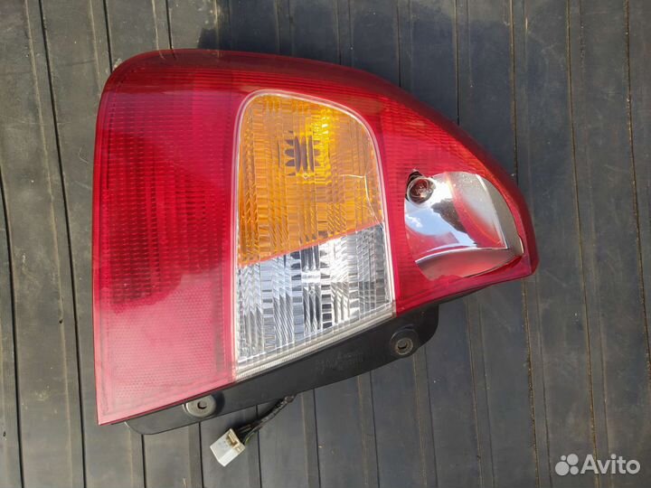 Фонарь задний левый на хундай акцент