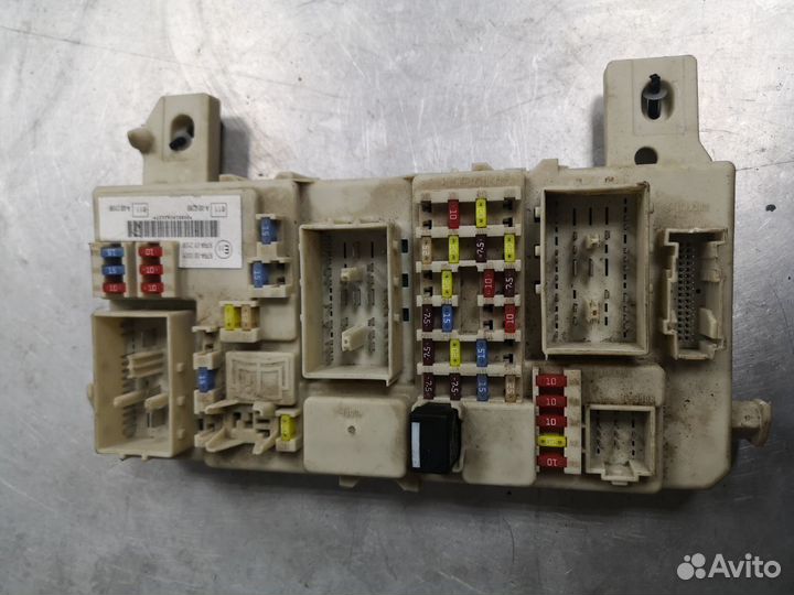 Салоный блок предохранителей Фокус 2+ Focus II+