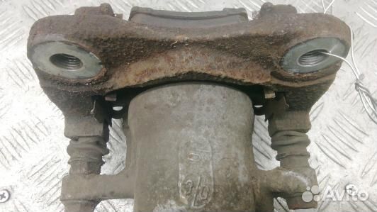 Суппорт тормозной задний правый toyota RAV 4 ZSA3