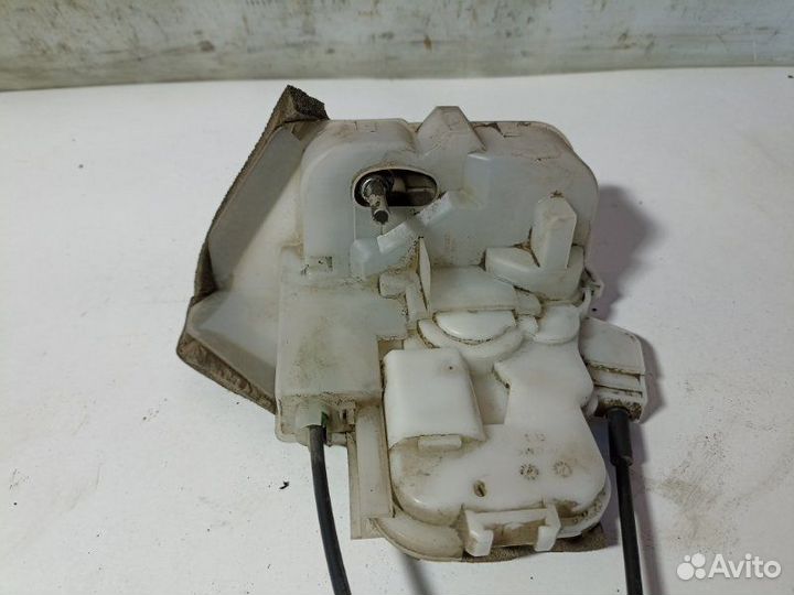 Замок двери задний левый Subaru Impreza G12