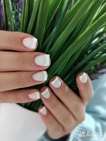 Маникюр и педикюр