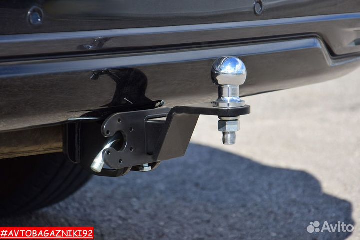 Фаркоп (тсу) квадрат для Toyota Land Cruiser 200