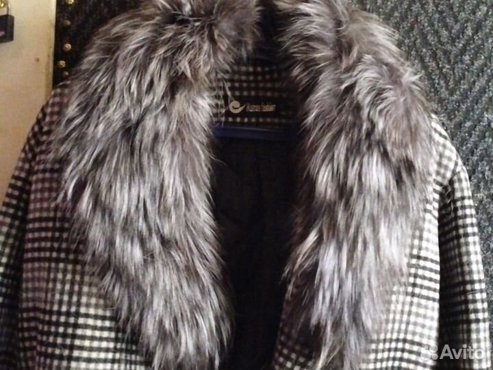 Пальто женское зимнее с мехом 46