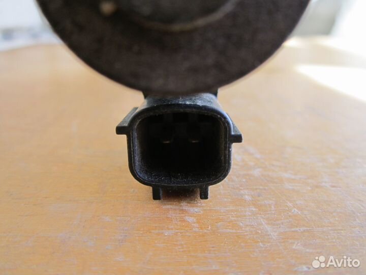 Клапан изменения фаз грм правый Nissan Murano Z50