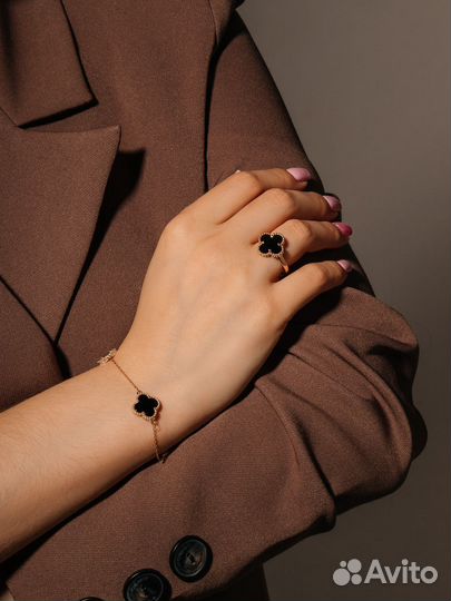 Золотое кольцо с агатом Клевер р. 18.5