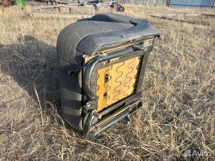 Автомобильное кресло