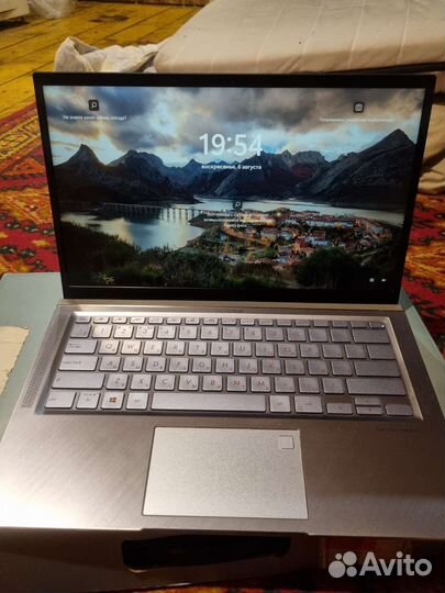 Asus Zenbook UM431D