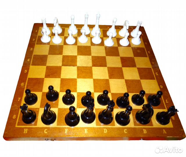 Доска шахматная с фигурами