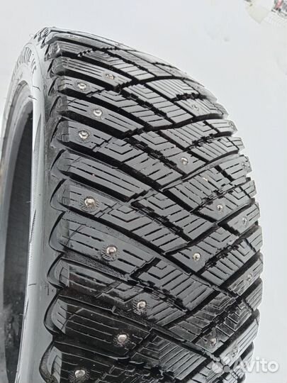Goodyear Ultragrip Ice Arctic 235/45 R17 97T