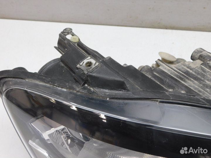 Фара правая Volkswagen Polo