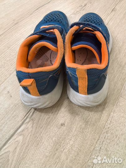 Кроссовки детские 28