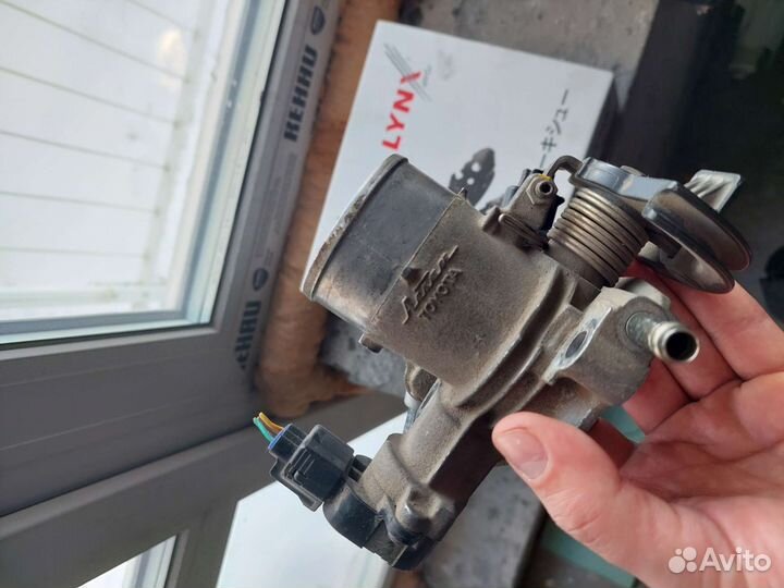 Дросельная заслонка с кхх NZE120