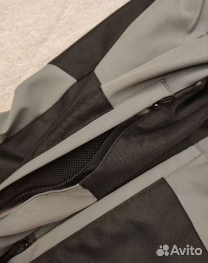 Полукомбинезон сноубордический. Размер 48-50